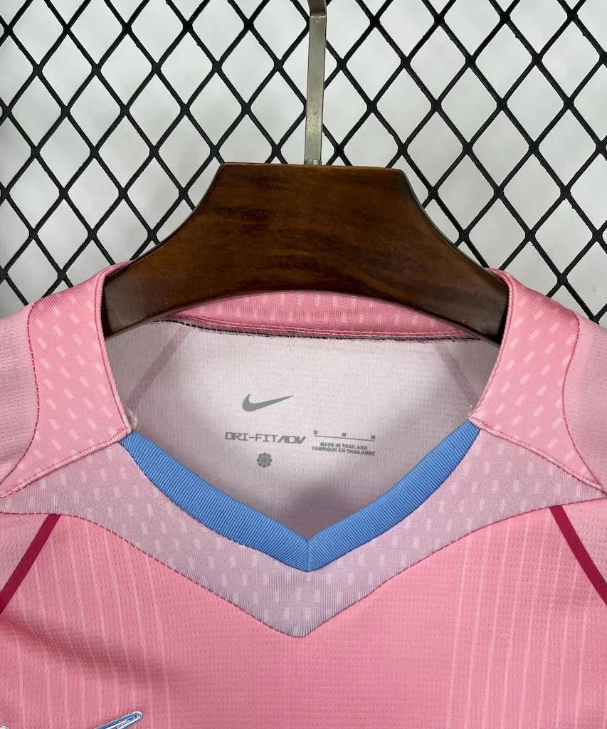2025/2026 Barcelona Special Edition Pink Football Shirt