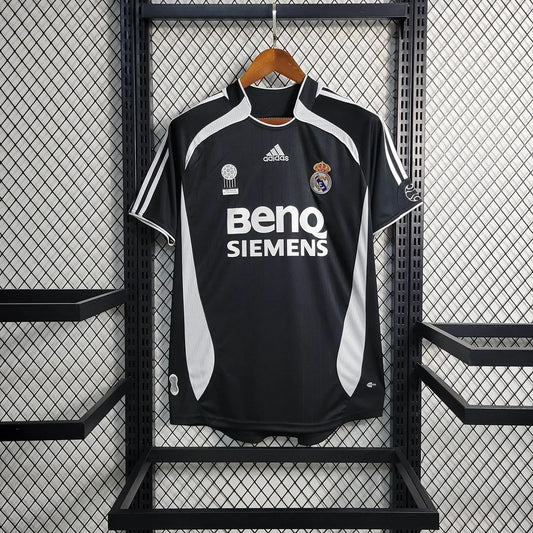 Real Madrid 06/07 Away Jersey - Retro Half Sleeve Football Jersey