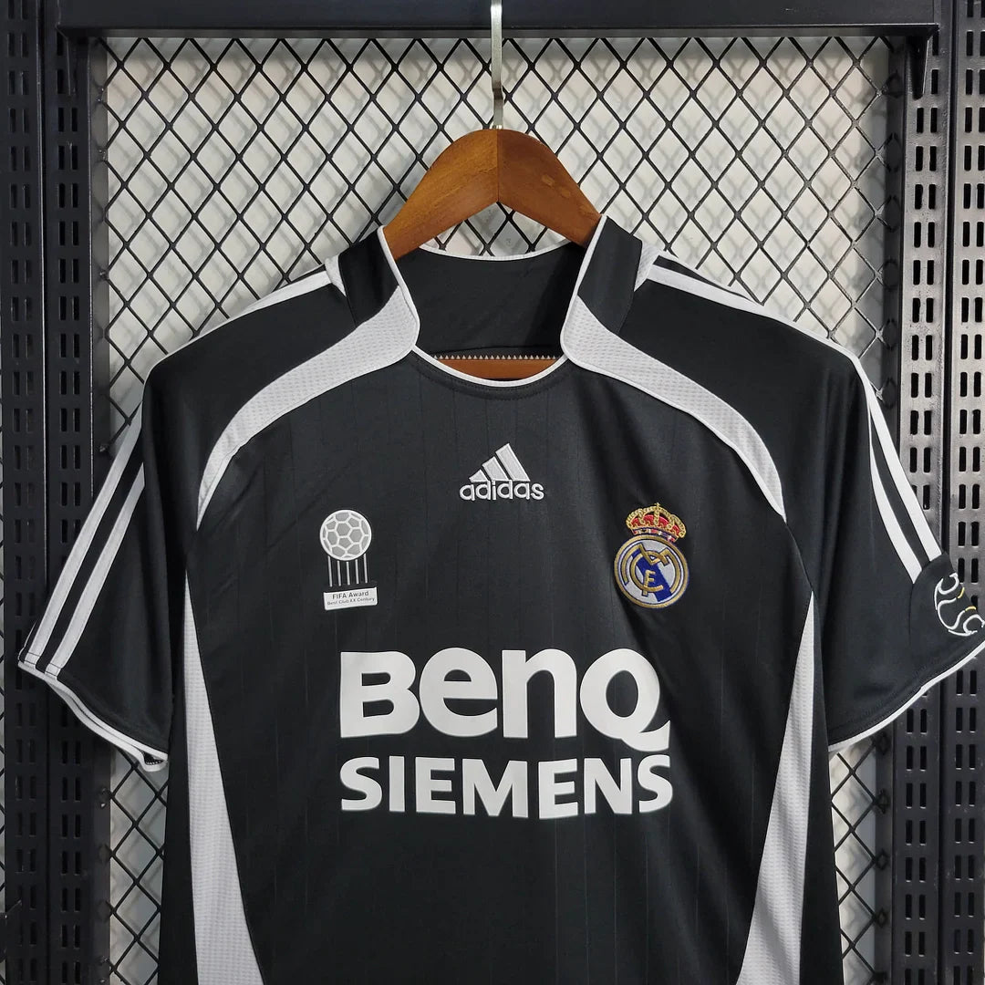 Real Madrid 06/07 Away Jersey - Retro Half Sleeve Football Jersey